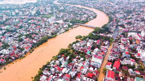 A new mapping tool could help countries like Vietnam learn from past disasters to prepare for future floods. Credit: Lê Minh Đức/Wikimedia, CC BY-SA 4.0